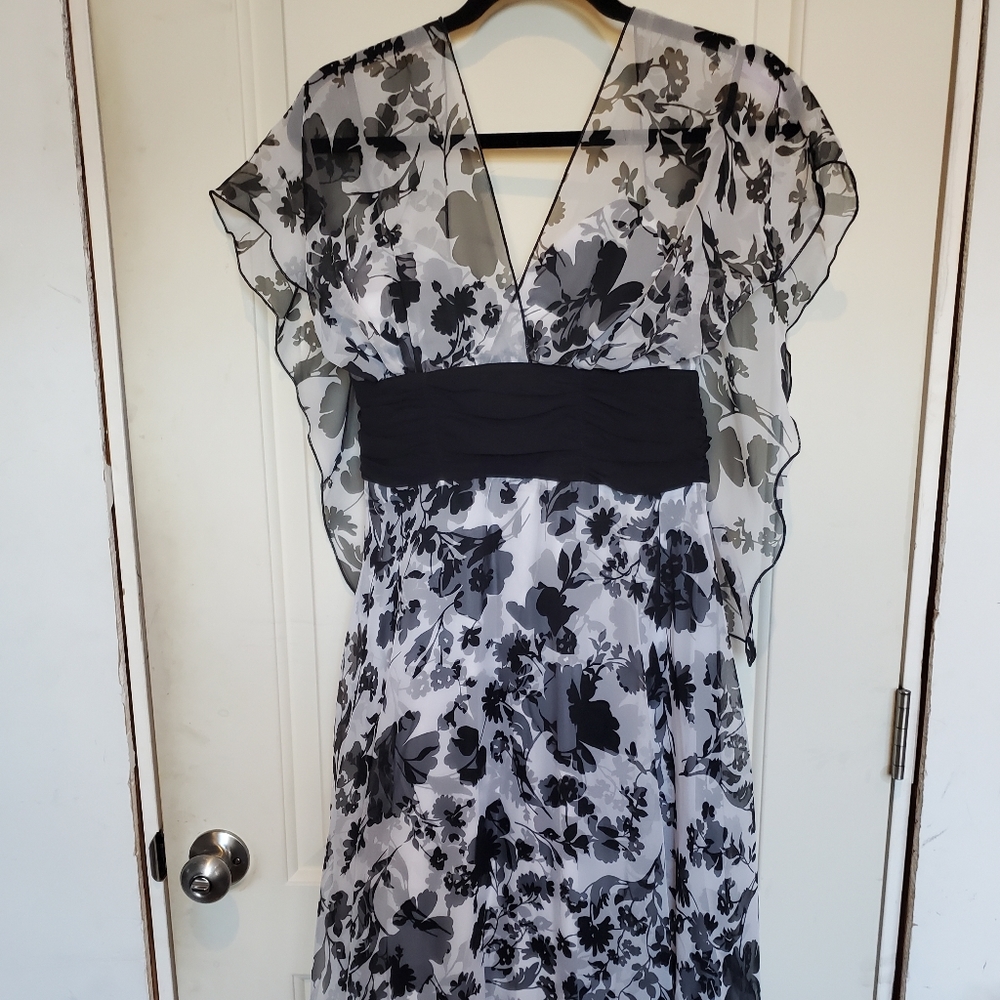 Dressbarn Black and White Dress - Picture 2 of 11